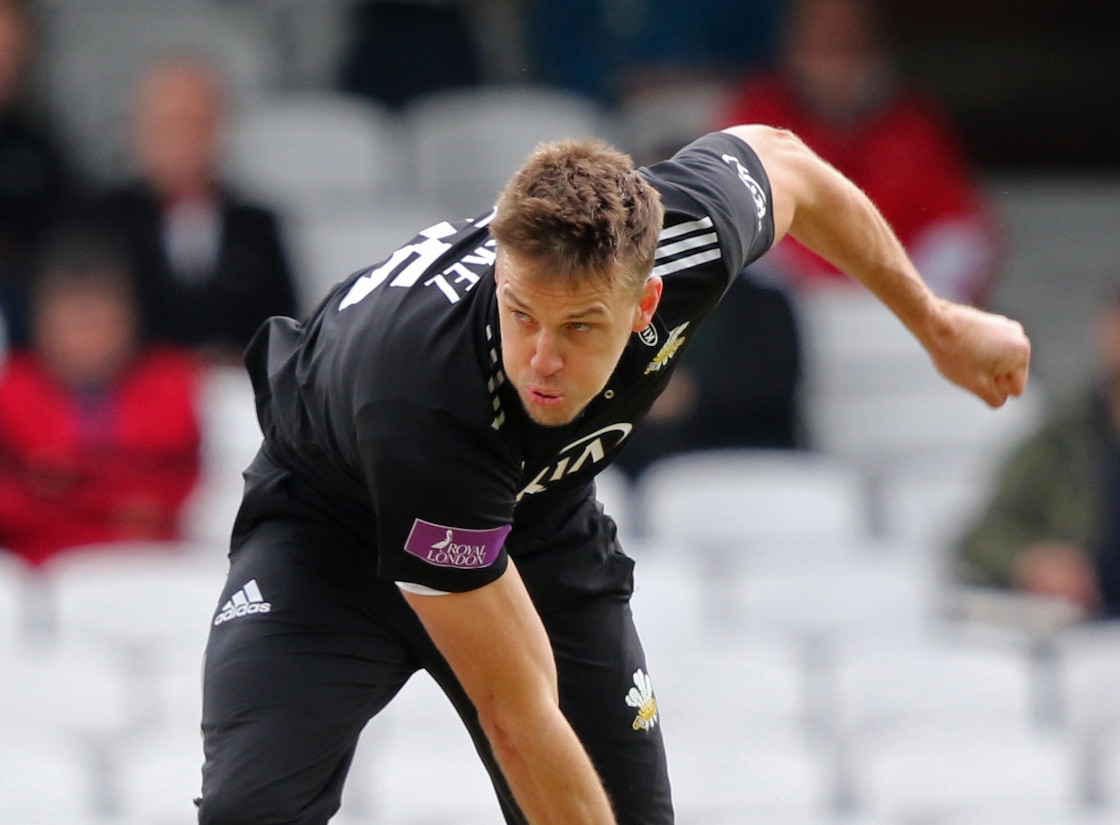 Morne Morkel steams in for South Africa